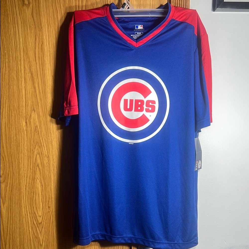 Genuine Merchandise Cubs Blue and Red Short Sleeve Tee